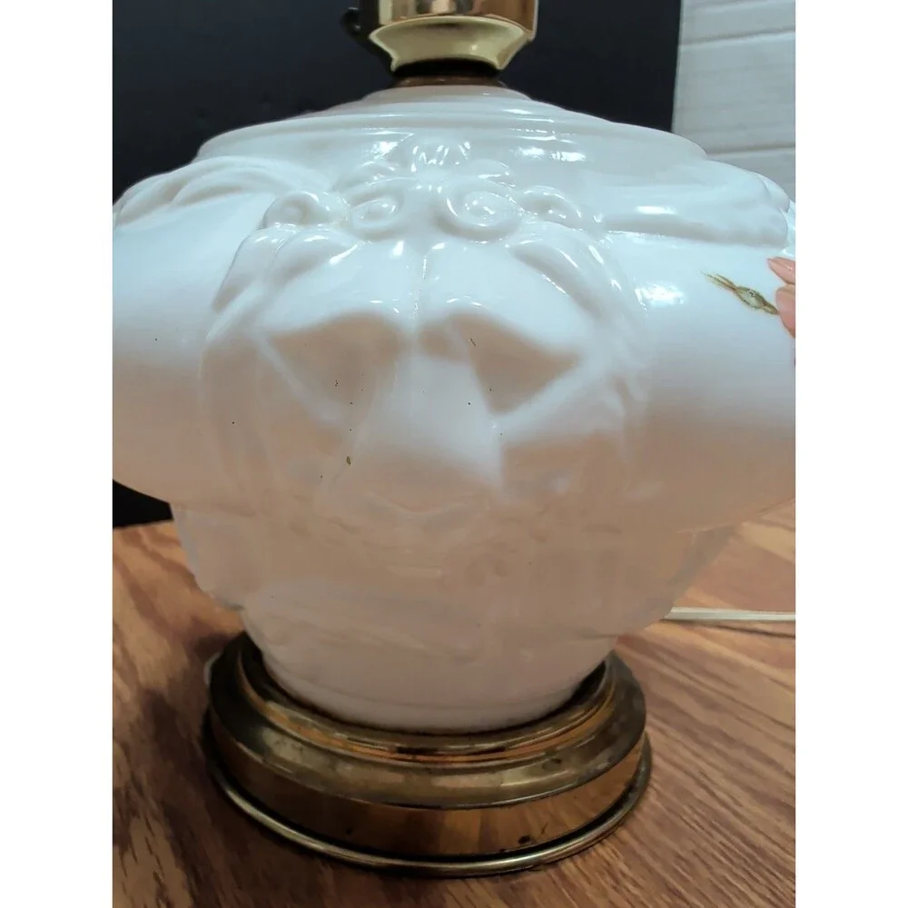 Unbranded vtg milk
